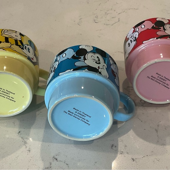 Walt Disney Mickey Mouse Stackable Set of 3 Mugs & 3 Colors Excellent Condition - Picture 4 of 10
